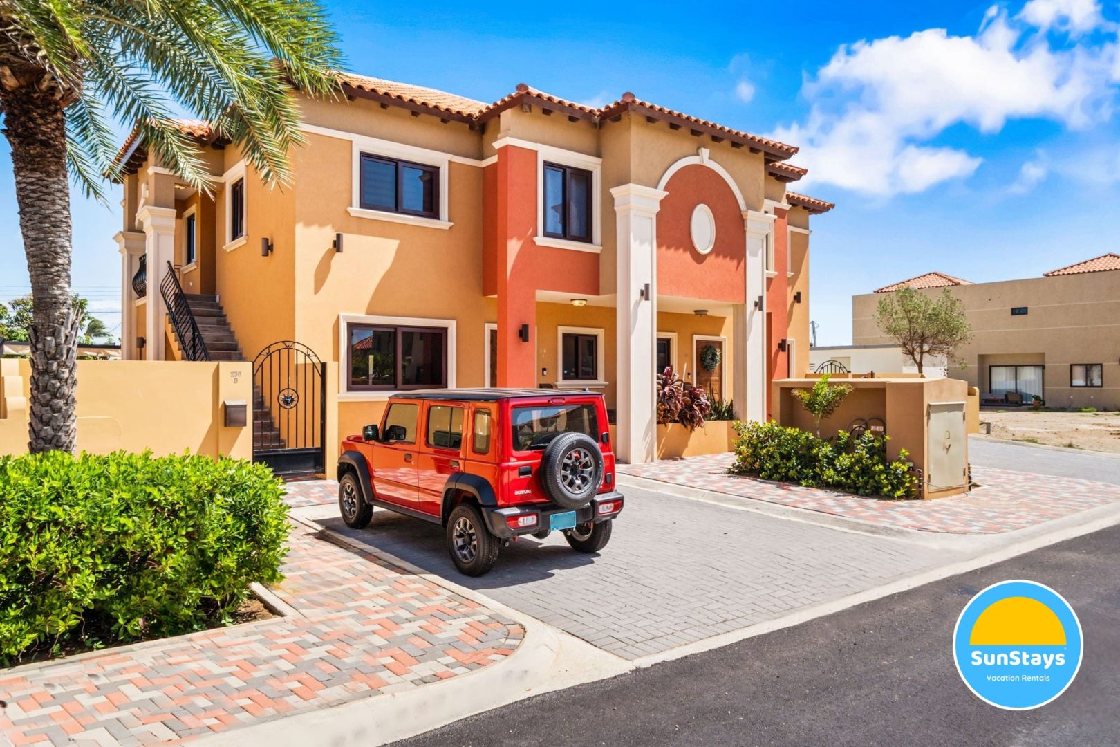 2BR 2BA w/ Private Jacuzzi